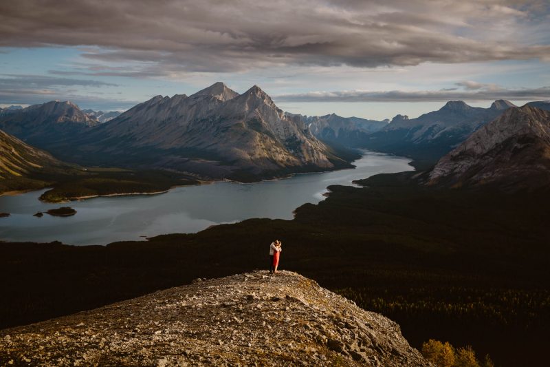 canmore-hiking-engagement-photos-kananaskis-country-30