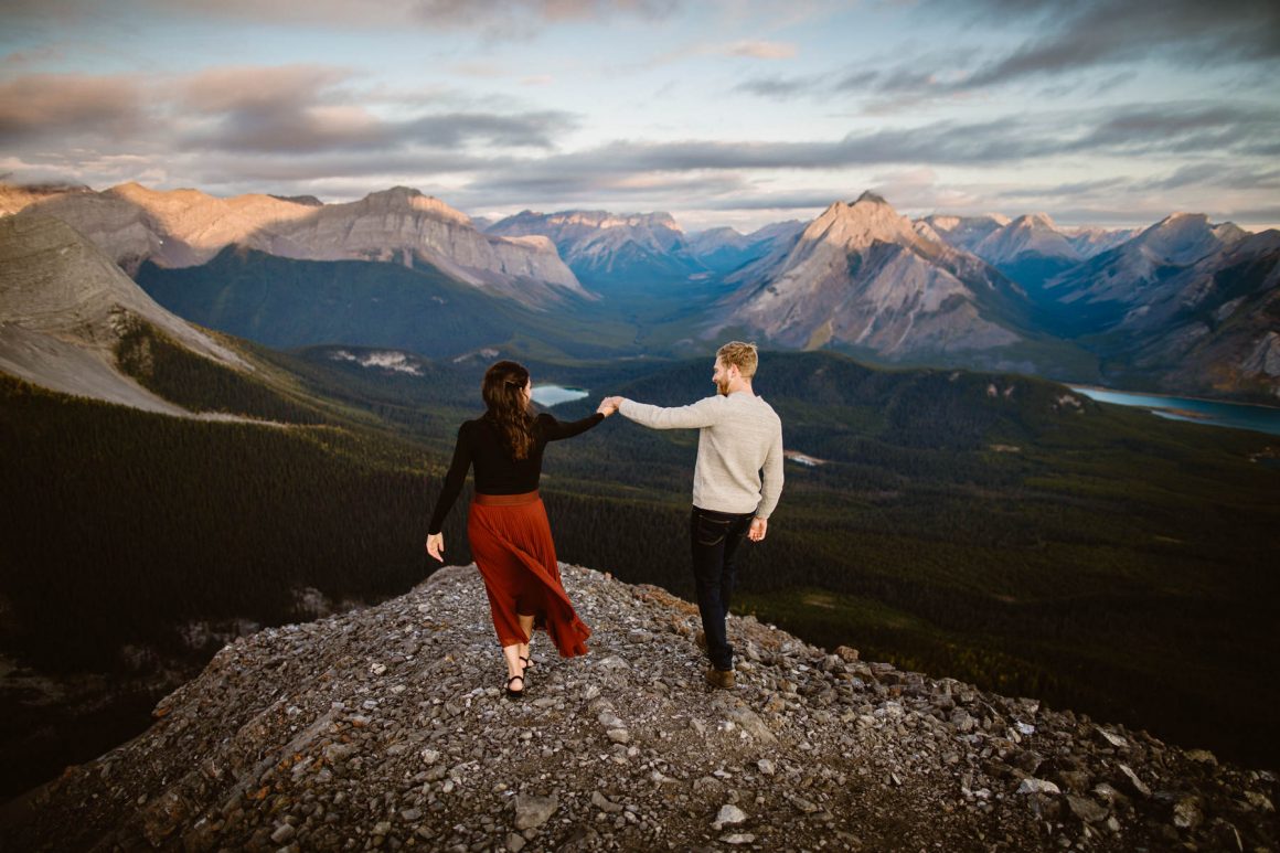 canmore-hiking-engagement-photos-kananaskis-country-10-8791685