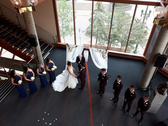 shoctor-lobby-wedding-ceremony-4444380