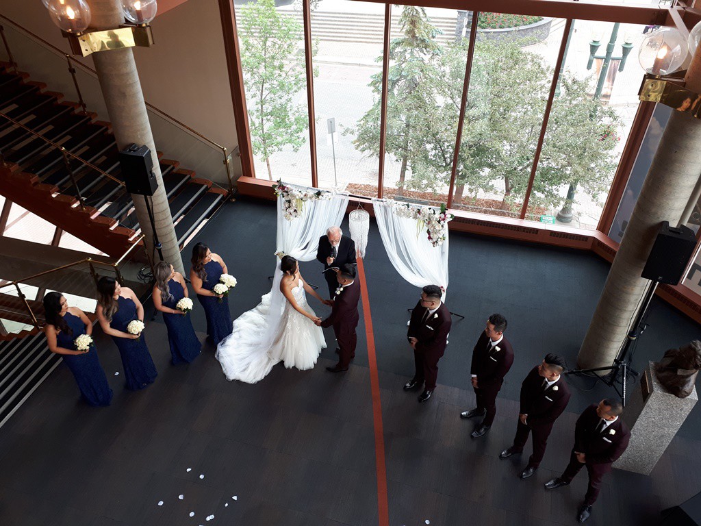 shoctor-lobby-wedding-ceremony-4444380