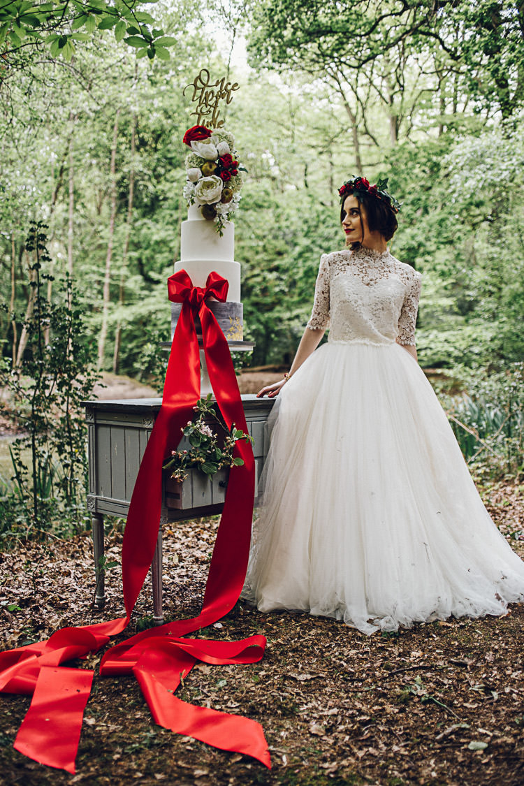 rustic-5-tier-snow-white-wedding-cake-display-vintage-dresser