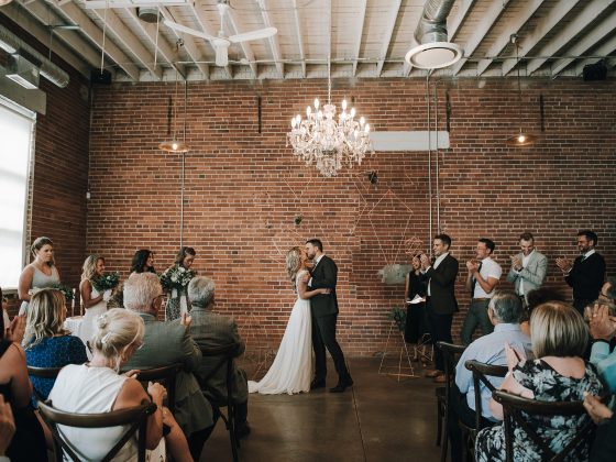 modern-and-stylish-industrial-wedding-in-calgary-at-the-commons_0052-2748929